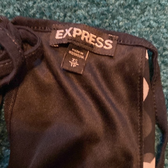 Express sleeveless top with tie in back - Size XS - Picture 4 of 4